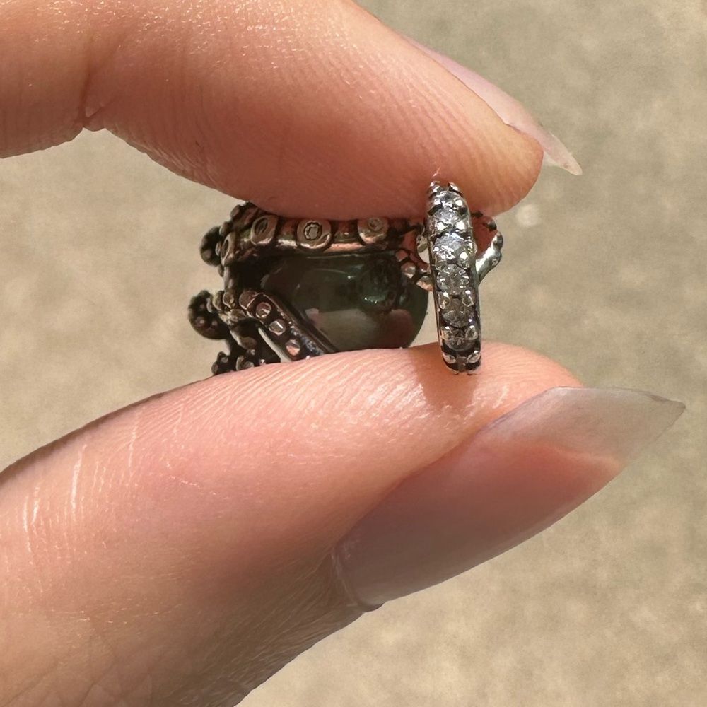 NWOT Disney Ursula The Little Mermaid Pandora FIT Dangle Charm 792684C01 - Picture 4 of 8